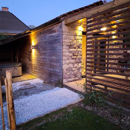 Out & Lodge Les Spirous Les Géronsarts Exterior photo