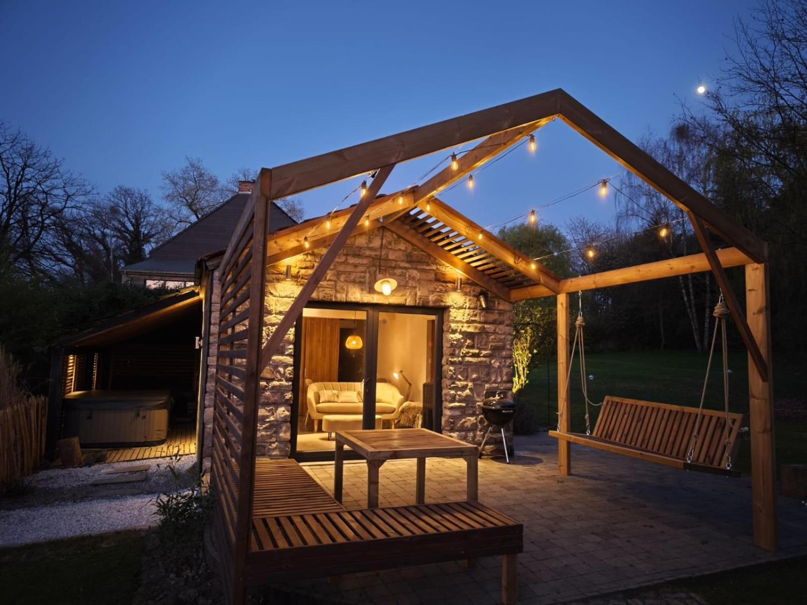 Out & Lodge Les Spirous Les Géronsarts Exterior photo
